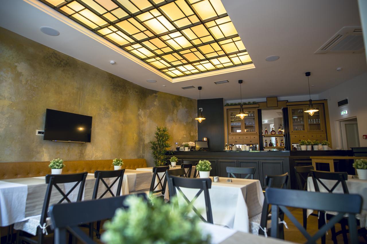 Public House Hotel Belgrado Exterior foto